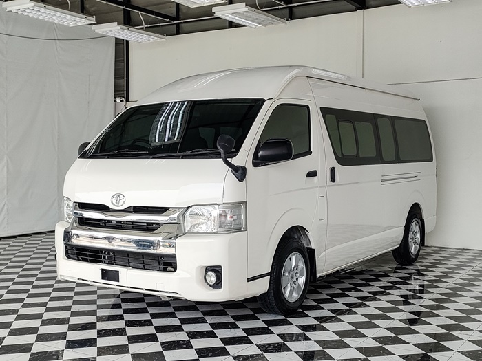 TOYOTA COMMUTER