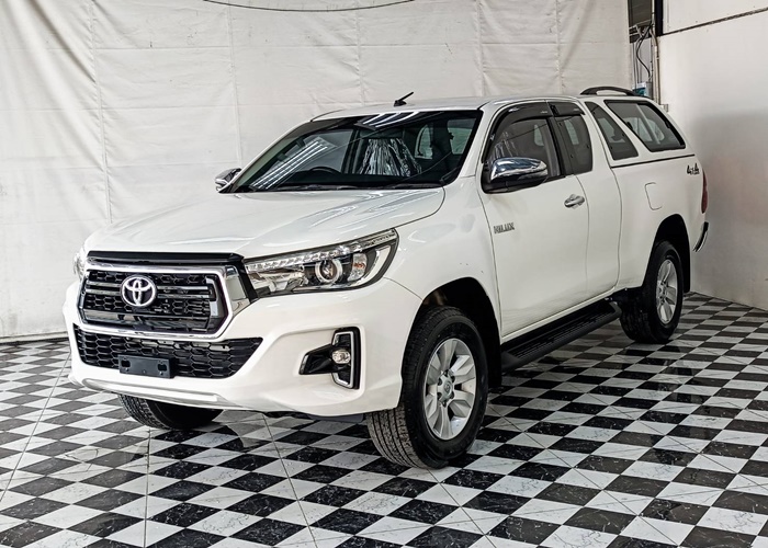 TOYOTA Hilux