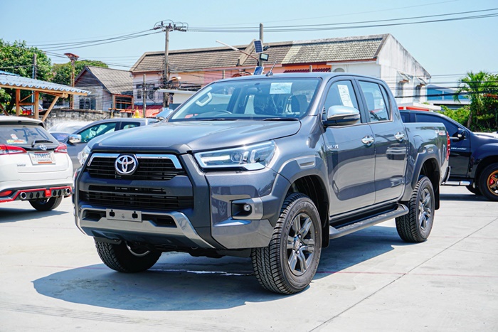 TOYOTA Hilux