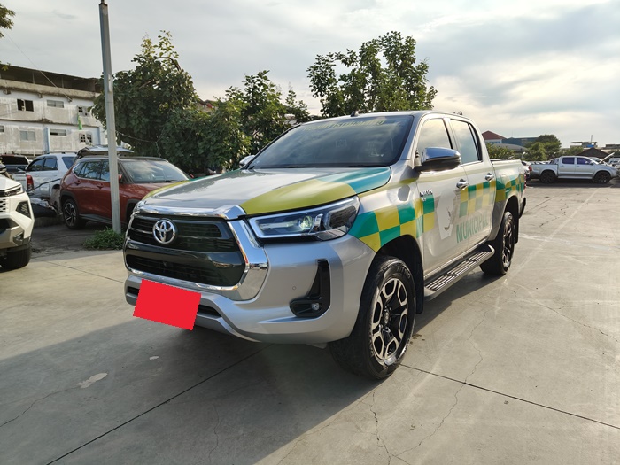 TOYOTA Hilux