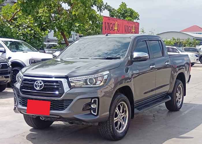 TOYOTA Hilux