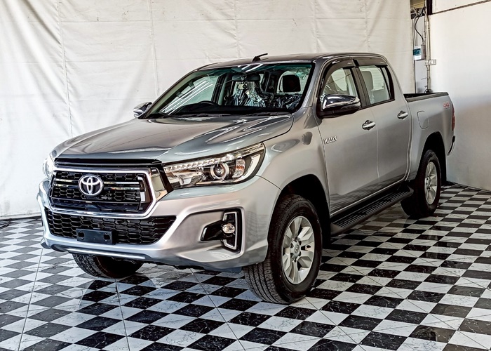 TOYOTA Hilux