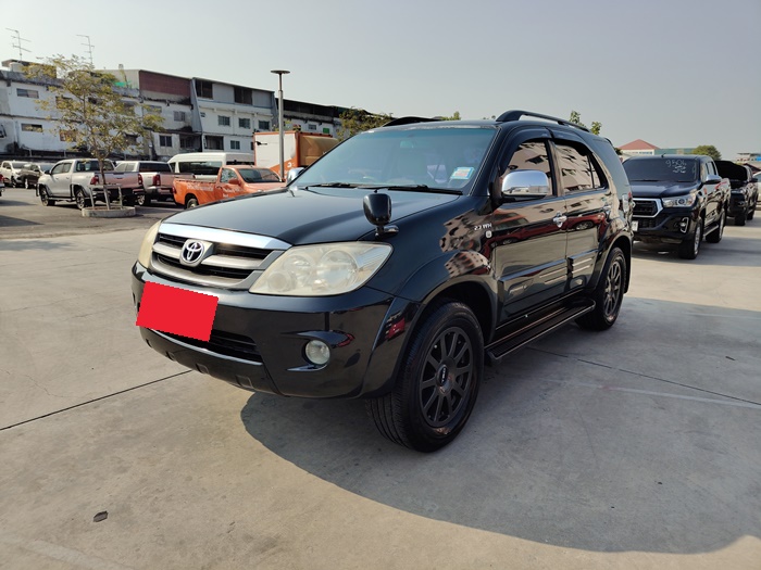 TOYOTA Fortuner