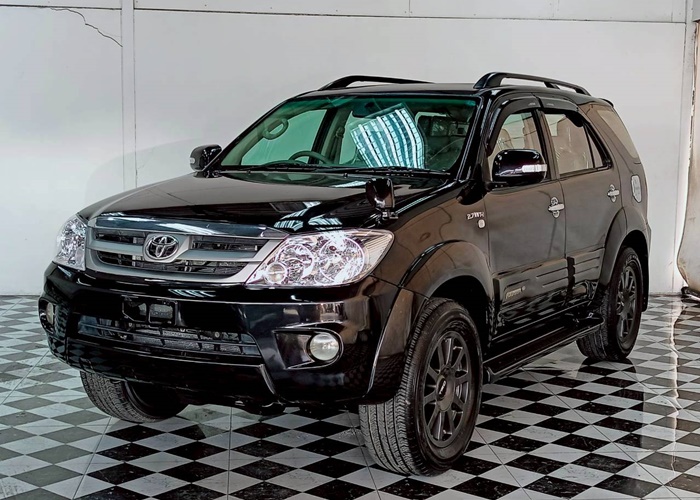 TOYOTA Fortuner