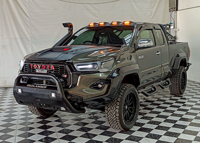 TOYOTA Hilux
