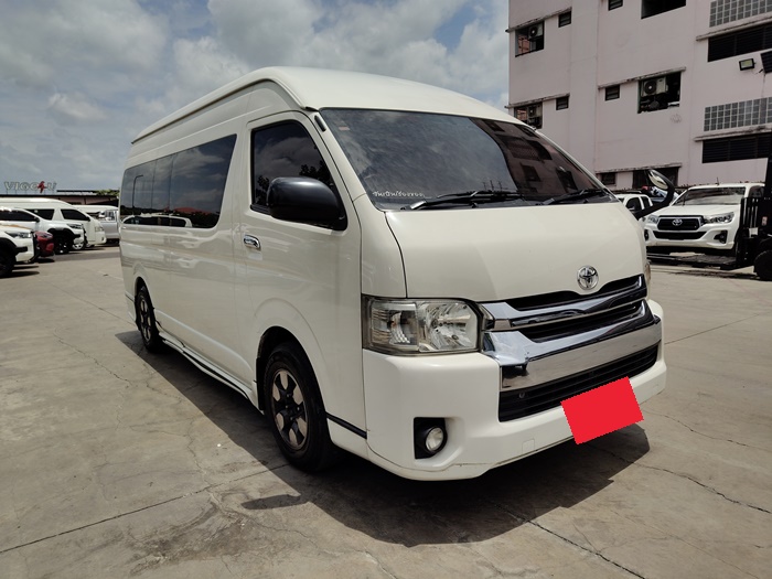 TOYOTA COMMUTER