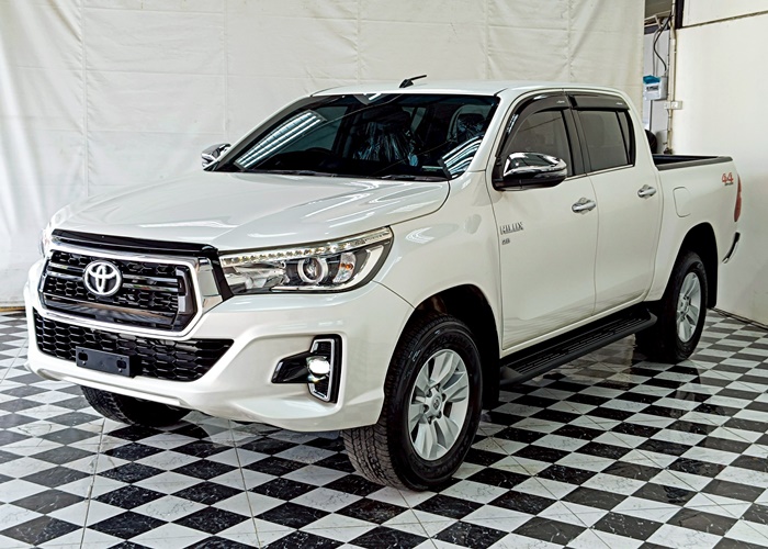 TOYOTA Hilux