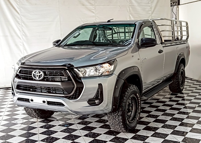 TOYOTA Hilux
