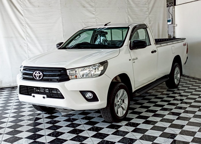 TOYOTA Hilux