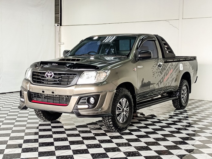 TOYOTA Hilux