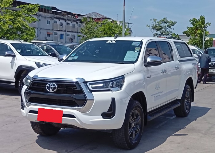 TOYOTA Hilux