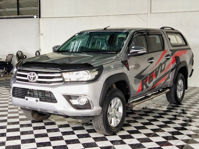 TOYOTA Hilux