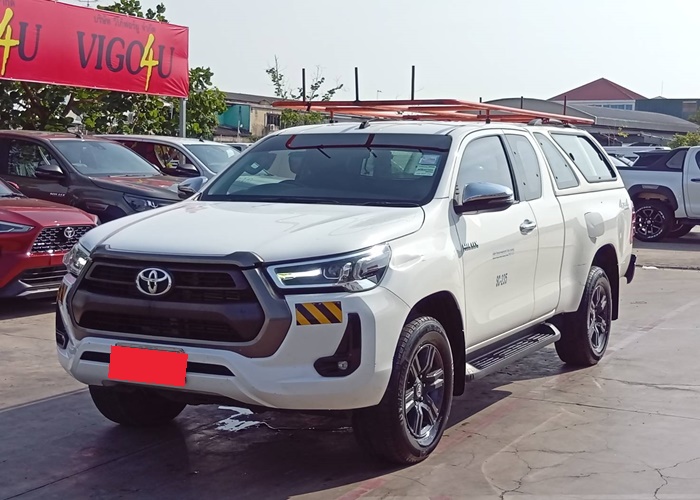 TOYOTA Hilux