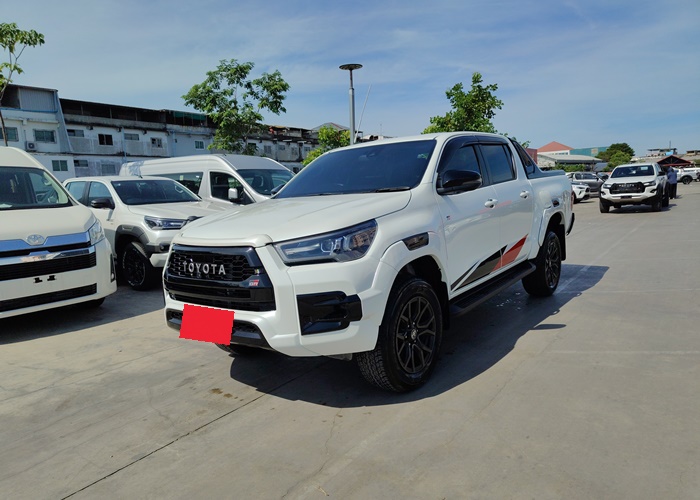 TOYOTA Hilux