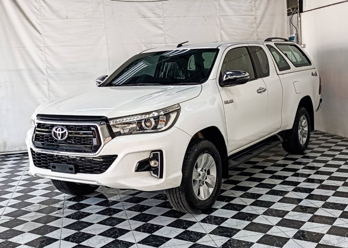 TOYOTA Hilux