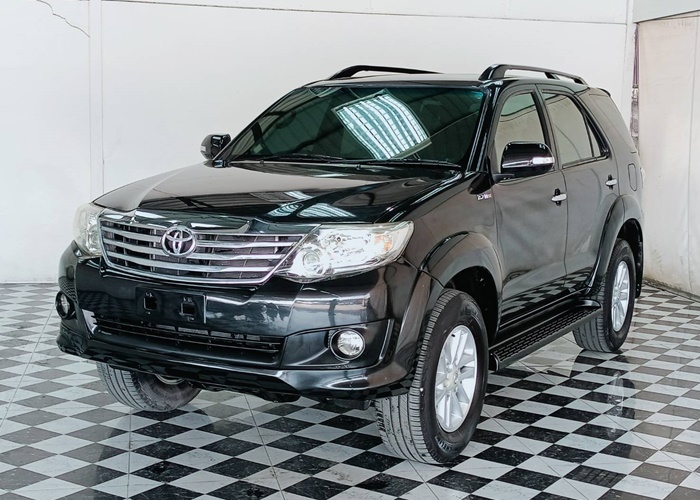 TOYOTA Fortuner