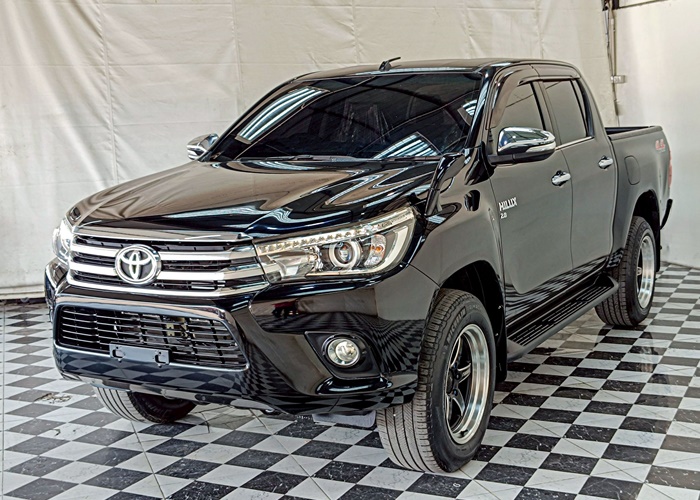 TOYOTA Hilux