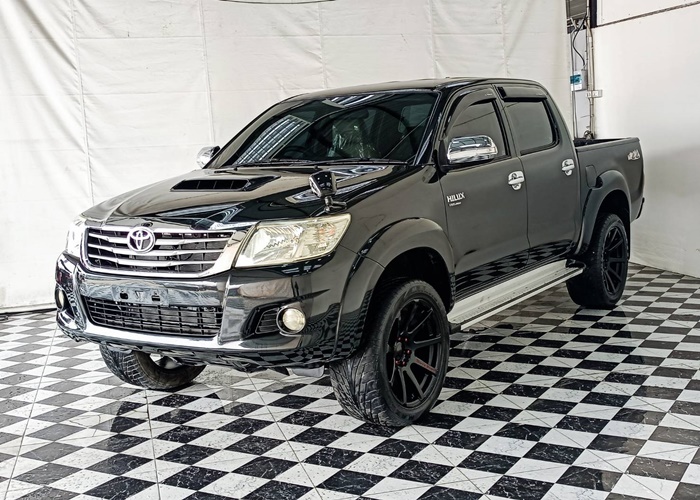 TOYOTA Hilux