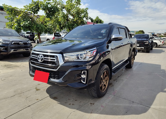 TOYOTA Hilux