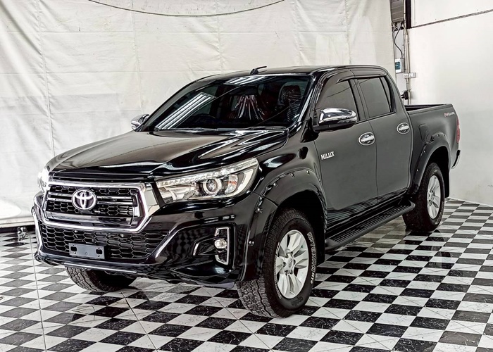 TOYOTA Hilux
