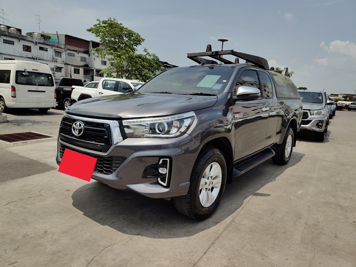 TOYOTA Hilux