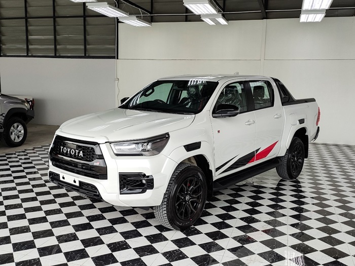 TOYOTA Hilux