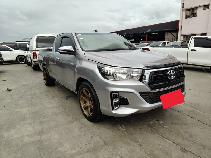 TOYOTA Hilux
