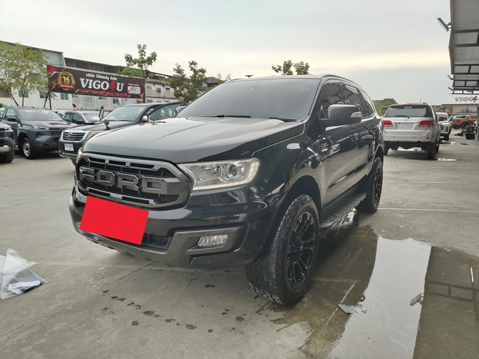 FORD EVEREST.
