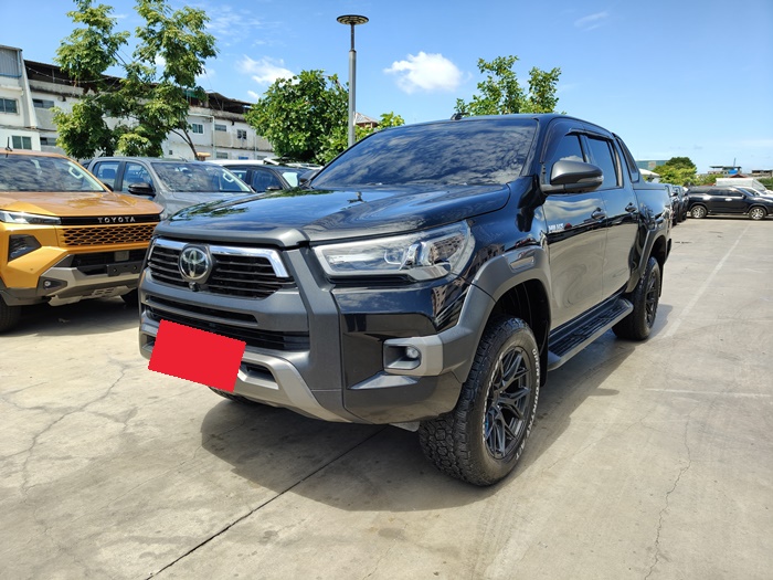 TOYOTA Hilux