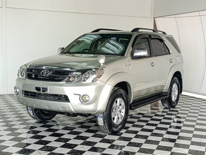 TOYOTA Fortuner