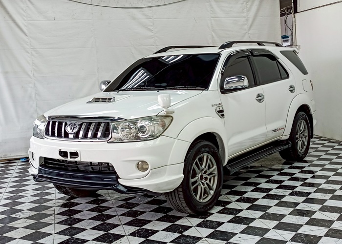 TOYOTA Fortuner