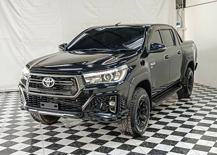 TOYOTA Hilux