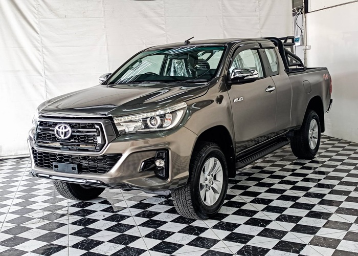 TOYOTA Hilux