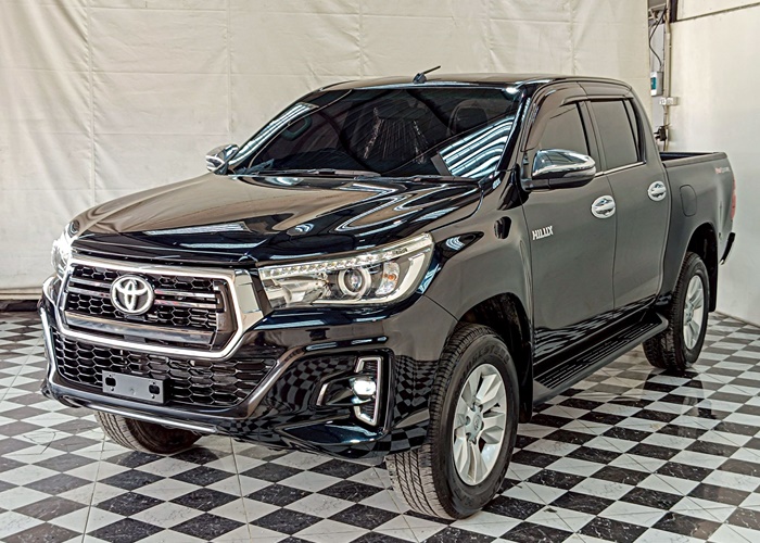TOYOTA Hilux