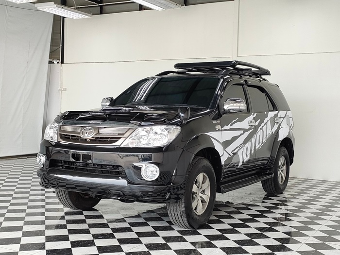 TOYOTA Fortuner