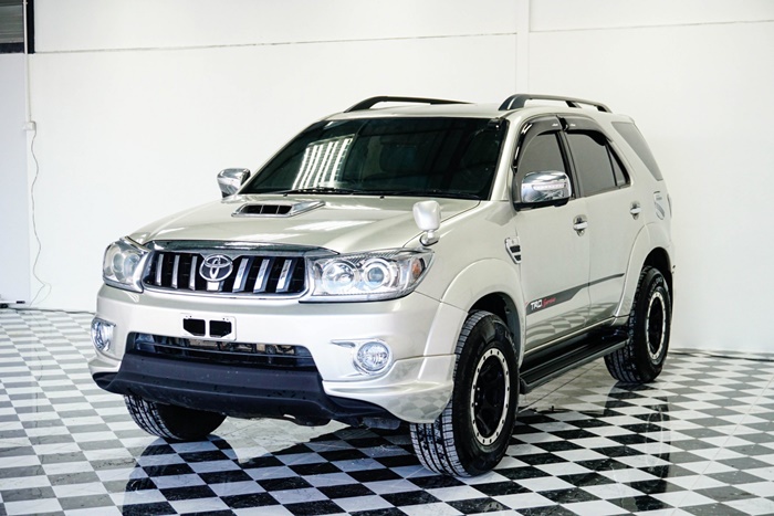 TOYOTA Fortuner