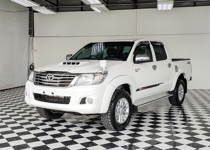 TOYOTA Hilux