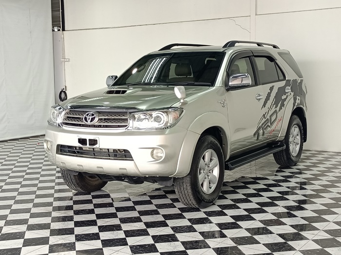 TOYOTA Fortuner