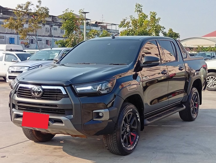 TOYOTA Hilux