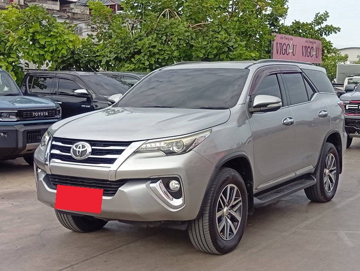 TOYOTA Fortuner