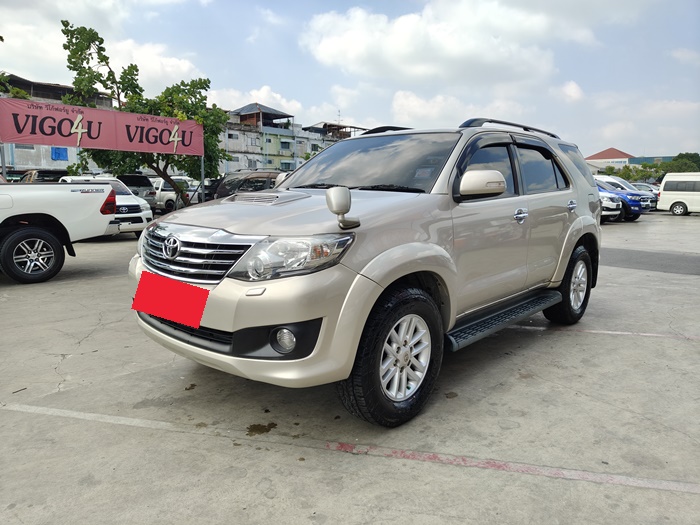 TOYOTA Fortuner