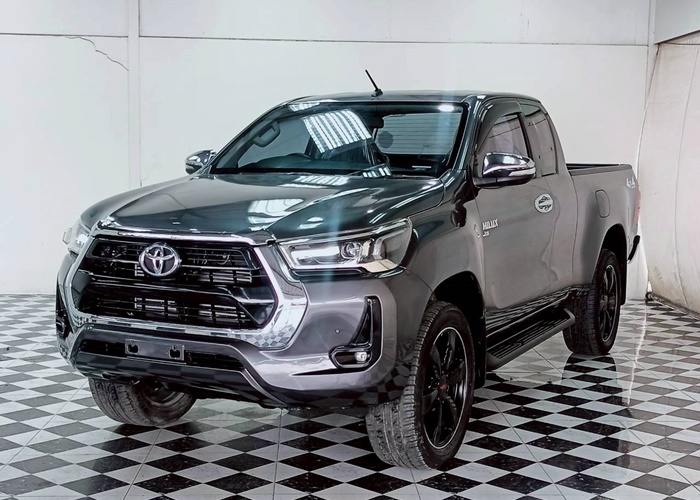 TOYOTA Hilux