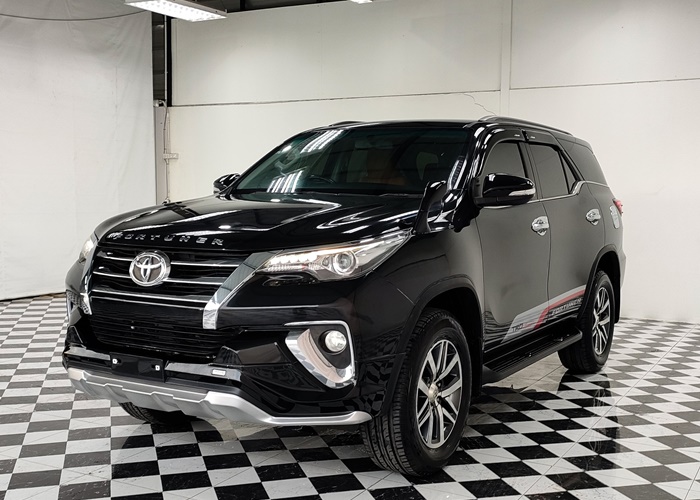 TOYOTA Fortuner