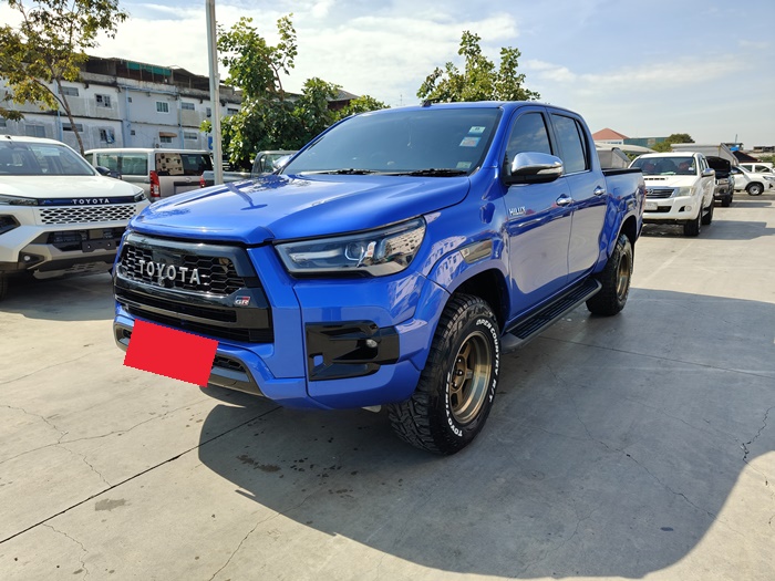 TOYOTA Hilux