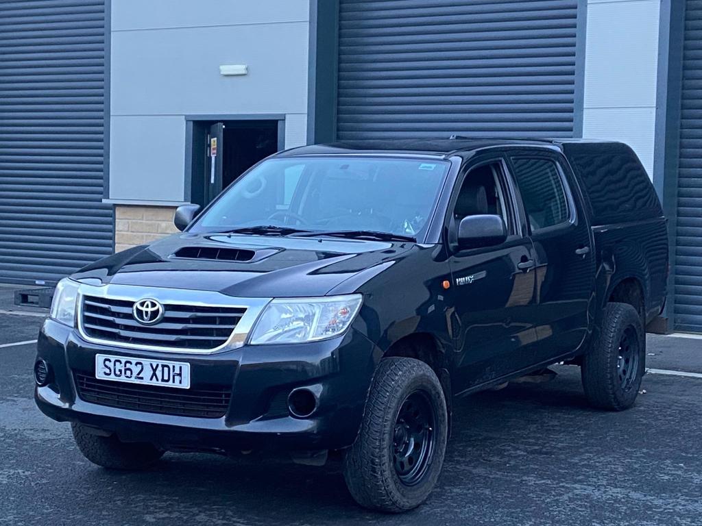 TOYOTA Hilux