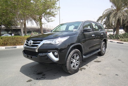 TOYOTA Fortuner