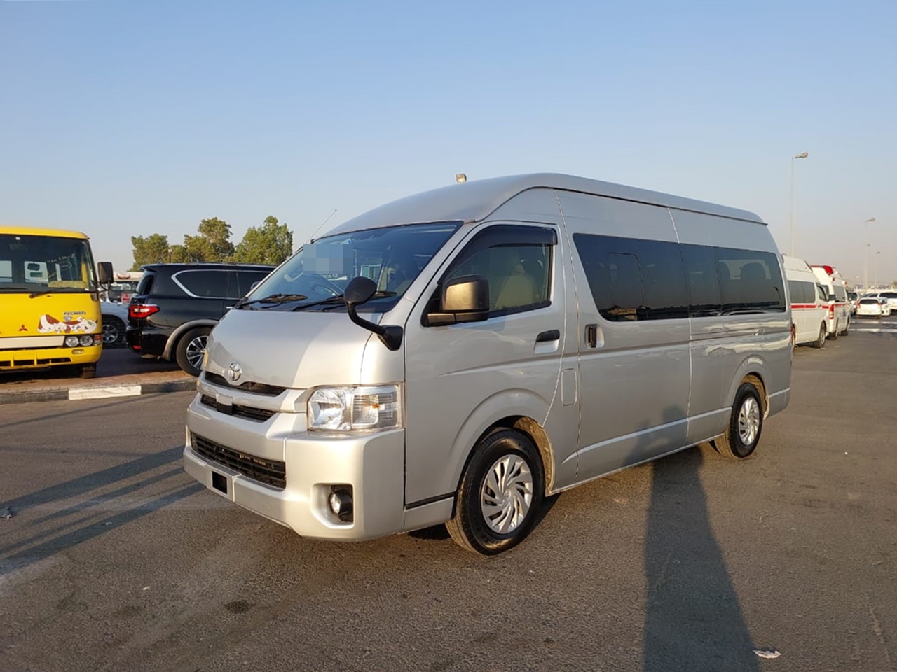 TOYOTA COMMUTER