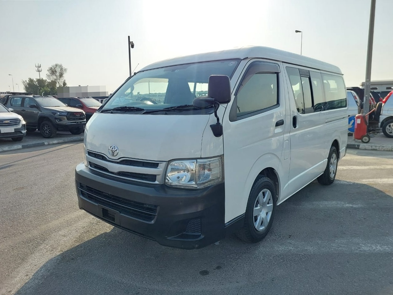 TOYOTA HIACE