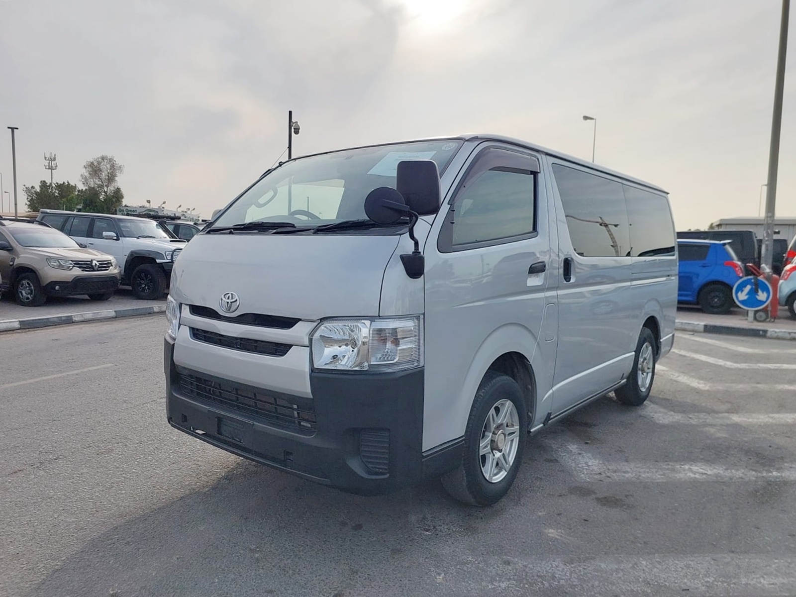 TOYOTA HIACE
