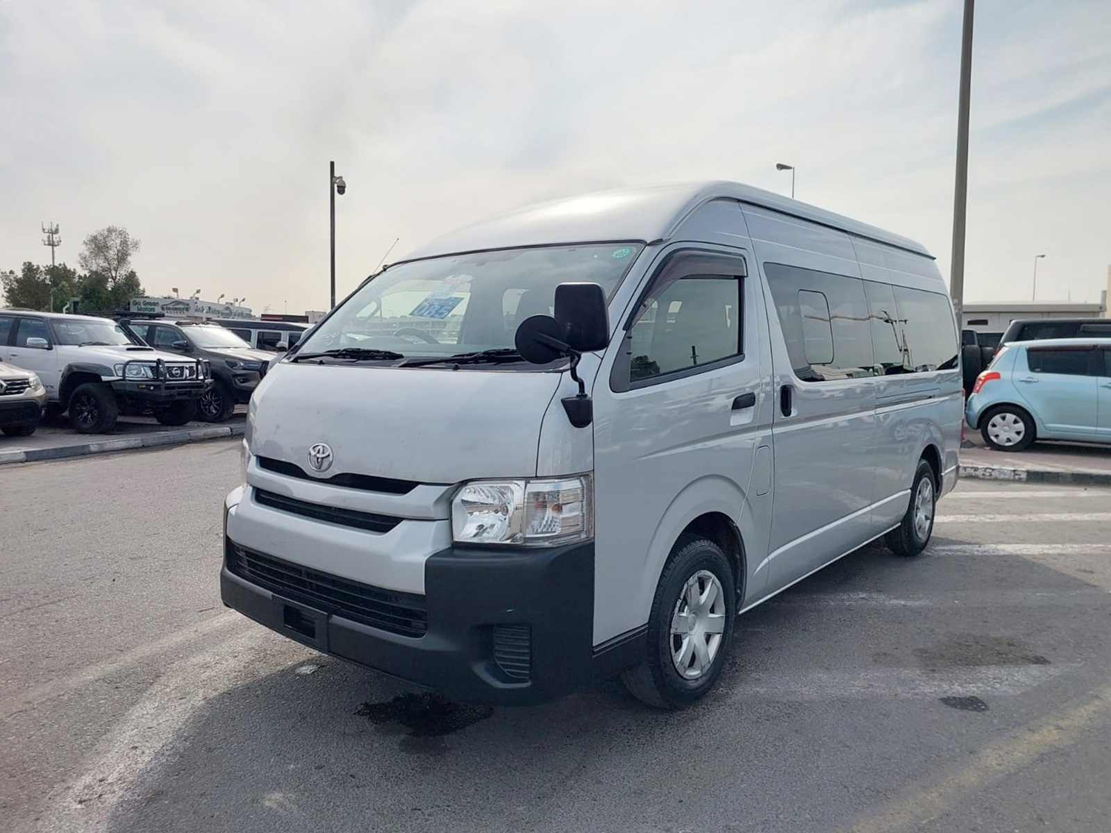 TOYOTA HIACE